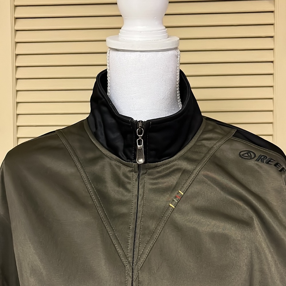 Reef Bomber Jacket - Picture 2 of 4